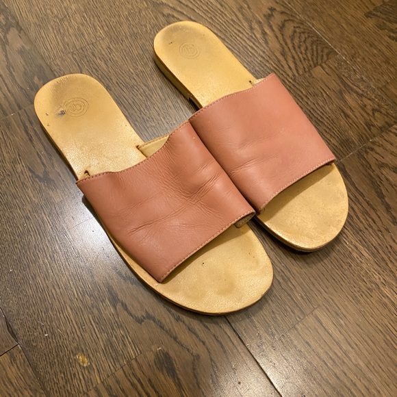 SHOE CLEAROUT ($25 Each or Bundle $90) - Picture 4 of 10